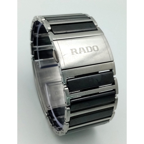 312 - A Rado Diastar Jubile Quartz Unisex Watch. Stainless steel, ceramic bracelet and rectangular case - ... 