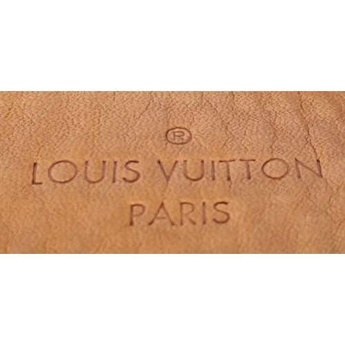 108 - Louis Vuitton Graceful Hobo Bag.
In classic Monogram canvas, this extra-roomy yet lightweight bag co... 