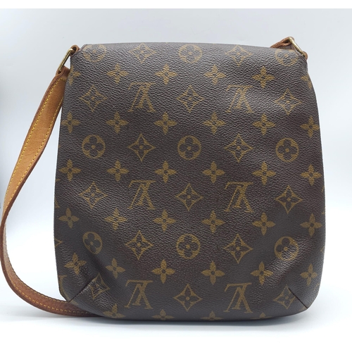 395 - Louis Vuitton Musette Salsa Bag.
Iconic design for everyday wear, which allows you to fit all of you... 