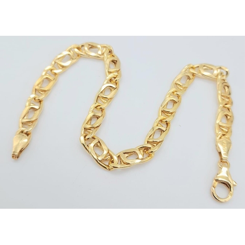 1263 - An Unworn, Ex Display, Italian Sterling Silver Gilt Curb Link Bracelet. 
19cm Length. 4.66 Grams. In... 