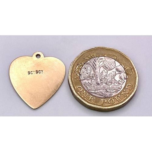 1762 - A 9CT gold pendant/charm. Total weight 2.35G. Come with a presentation box.