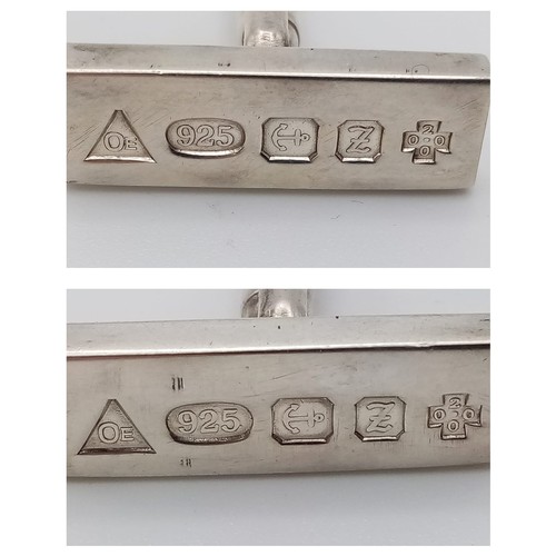 1094 - A PAIR OF SILVER INGOT CUFFLINKS .    16.7gms