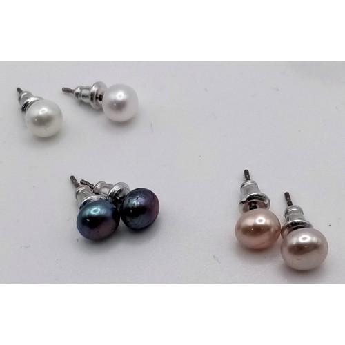 1221 - A Parcel of Pearl Jewellery Comprising Three Pairs of Pearl Earrings in an Oyster Shape Case and a P... 