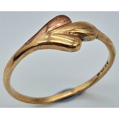 1371 - A Vintage 9K Yellow Gold Arrowhead Ring. Size L. 0.93g weight.