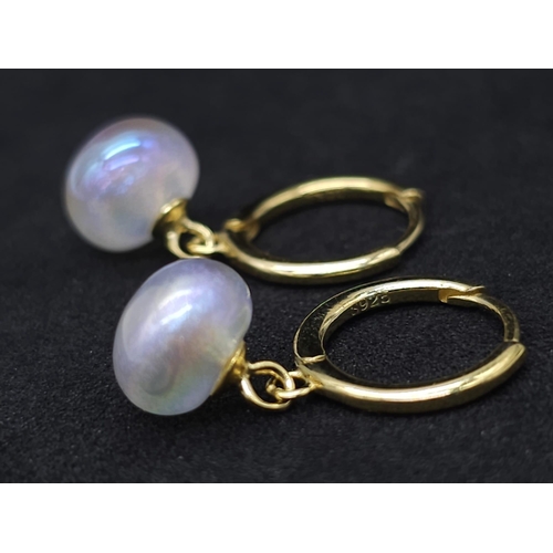 1595 - Gold Plated, Sterling Silver Freshwater Pearl Earrings.
Weight: 1.4g