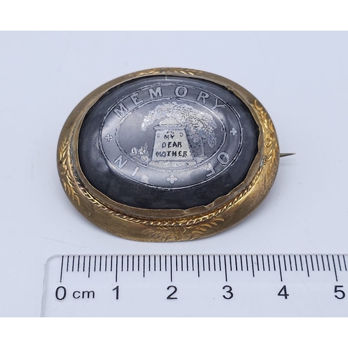 1616 - An Antique Pinchbeck Victorian Memorial Oval Brooch - In Memory of Dear Mother. 4.5cm width.