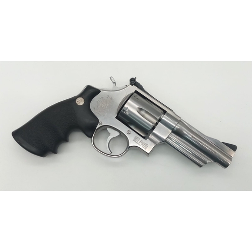 1746 - A Deactivated USA Smith and Wesson 44 Magnum Revolver. This 'Mountain' Model revolver has of course ... 