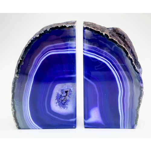 224 - A natural wonder, a cardinal purple coloured pair of banded agate bookends, Height: 10 cm, total wei... 