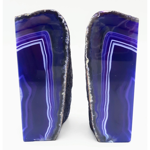 224 - A natural wonder, a cardinal purple coloured pair of banded agate bookends, Height: 10 cm, total wei... 