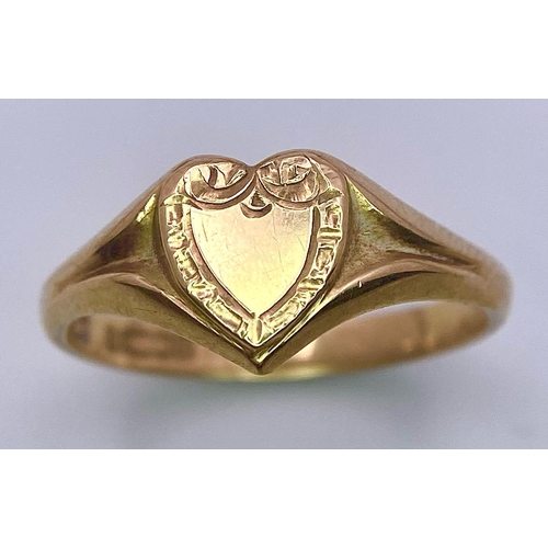 989 - A Vintage 9K Yellow Gold Heart Signet Ring. Size P. 2.6g