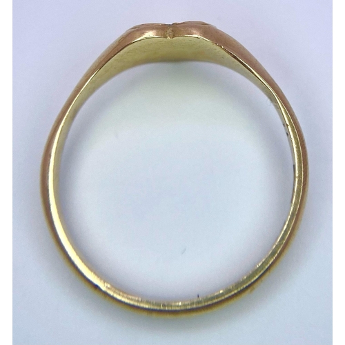 989 - A Vintage 9K Yellow Gold Heart Signet Ring. Size P. 2.6g