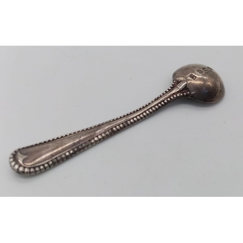 1459 - An antique Victorian sterling silver snuff spoon. Full London hallmark, 1872. Total weight 7G.