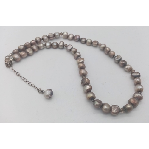 1685 - A 925 silver natural baroque pearls necklace. Total weight 30.2G. Total length 40cm.