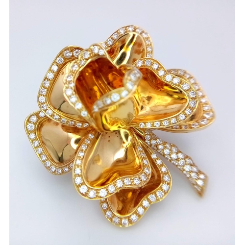 212 - A Glamourous 18K Yellow Gold and Diamond Poppy Flower Statement Brooch. Rich gold and 6ctw of bright... 