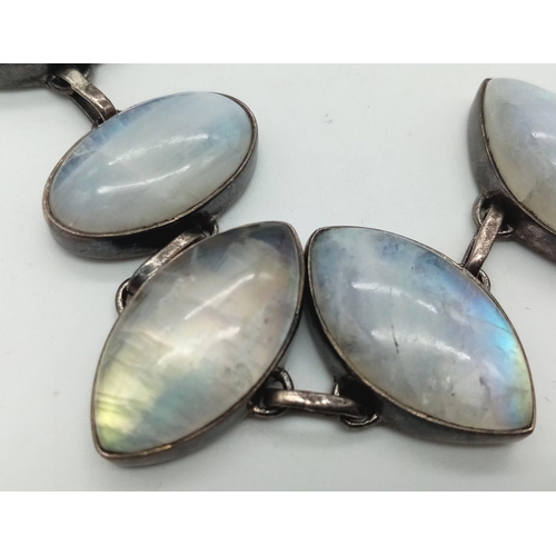 1131 - A set of 925 silver Mother of pearl jewellery include: a pair of cufflinks and a bracelet with 21cm ... 