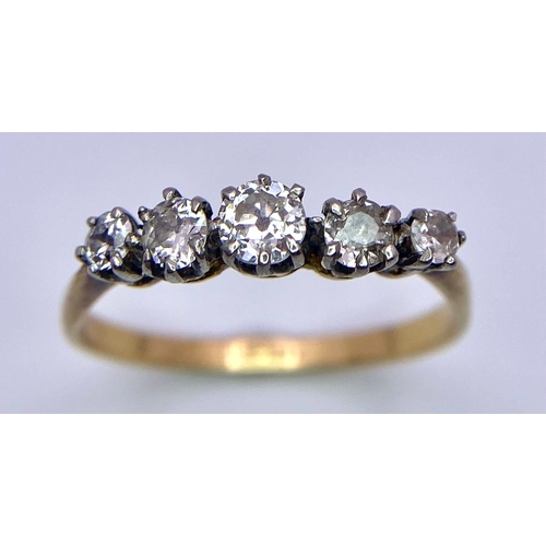 137 - AN 18K YELLOW GOLD AND PLATINUM VINTAGE 5 STONE DIAMOND RING. SIZE Q, 0.50CTW, 1.9G TOTAL WEIGHT.   ... 