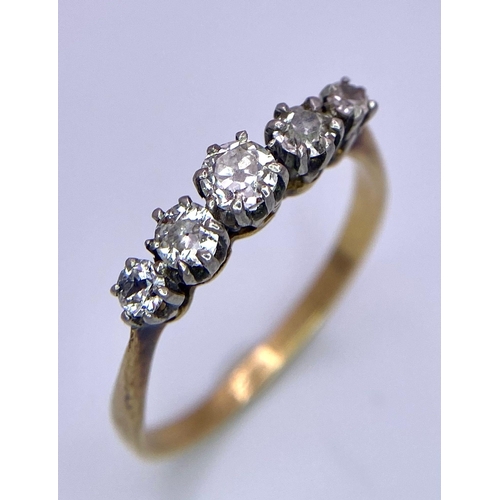 137 - AN 18K YELLOW GOLD AND PLATINUM VINTAGE 5 STONE DIAMOND RING. SIZE Q, 0.50CTW, 1.9G TOTAL WEIGHT.   ... 