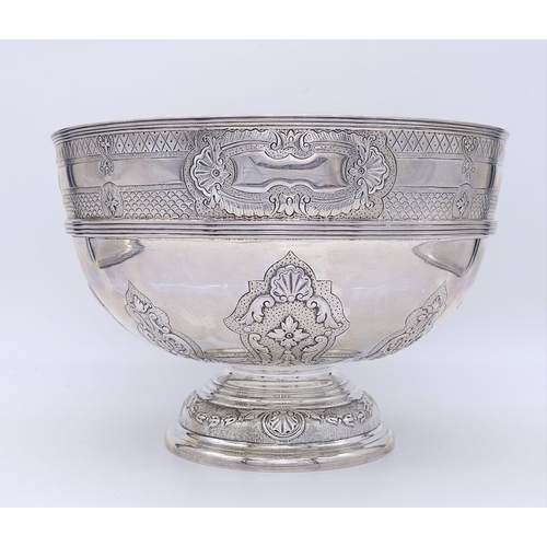 204 - AN ANTIQUE SILVER PUNCH BOWL HAND DECORATED BY A TOP SILVERSMITH IN SHEFFIELD AND HALLMARKED 1910, W... 