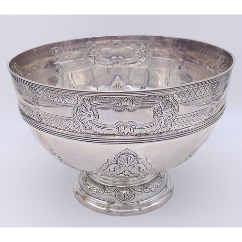 204 - AN ANTIQUE SILVER PUNCH BOWL HAND DECORATED BY A TOP SILVERSMITH IN SHEFFIELD AND HALLMARKED 1910, W... 