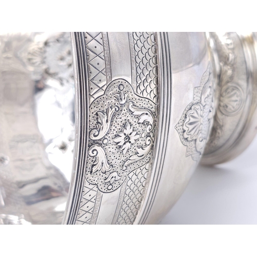 204 - AN ANTIQUE SILVER PUNCH BOWL HAND DECORATED BY A TOP SILVERSMITH IN SHEFFIELD AND HALLMARKED 1910, W... 