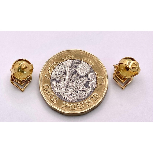 1662 - 18K YELLOW GOLD DIAMOND STUD EARRINGS.
0.30CTW, SIZE: 1.9G

SC 5026