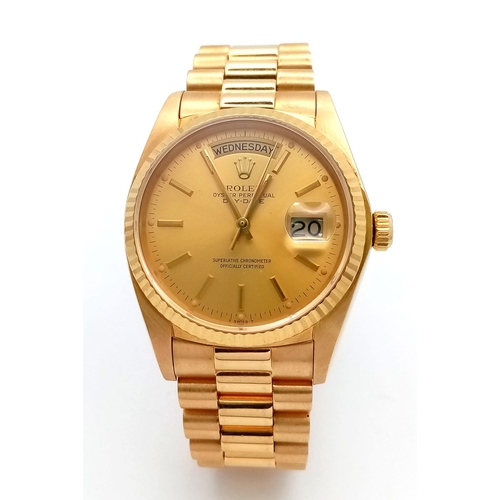 114 - A Solid 18K Gold Rolex Oyster Perpetual Day-Date Gents Watch. 18k gold bracelet and case - 36mm. Gol... 