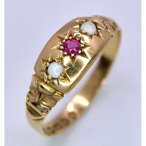 292 - AN ANTIQUE 18K YELLOW GOLD EDWARDIAN RUBY AND OPAL RING. Hallmarked Chester, 1905. Size S, 2.4g tota... 