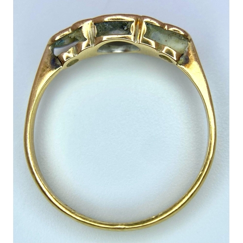 369 - AN 18K YELLOW GOLD AND PLATINUM VINTAGE DIAMOND 3 STONE RING. SIZE J, 1.5G TOTAL WEIGHT.    Ref: SC ... 