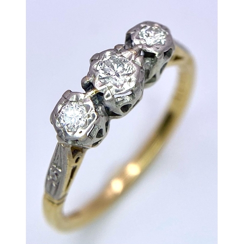 320 - AN 18K YELLOW GOLD & PLATINUM VINTAGE 3 STONE DIAMOND RING. Size N, 2.8g total weight.