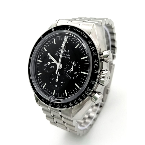 1218 - An Omega Speedmaster Moonwatch Chronograph Gents Watch. Stainless steel bracelet and case - 42mm. Bl... 