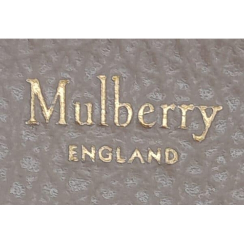 192 - A Mulberry Khaki Darley Bag. Leather exterior, with gold toned hardware, detachable chain strap, zip... 