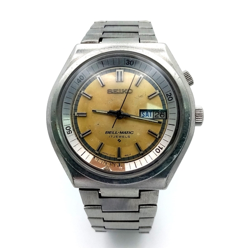 366 - A Vintage Seiko 5 Automatic Bell-Matic Gents Watch. Stainless steel bracelet and case - 39mm. Gilded... 