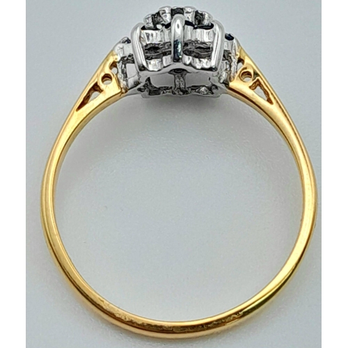 663 - AN 18K YELLOW GOLD DIAMOND & SAPPHIRE CLUSTER RING. Size M, 2.4g total weight.