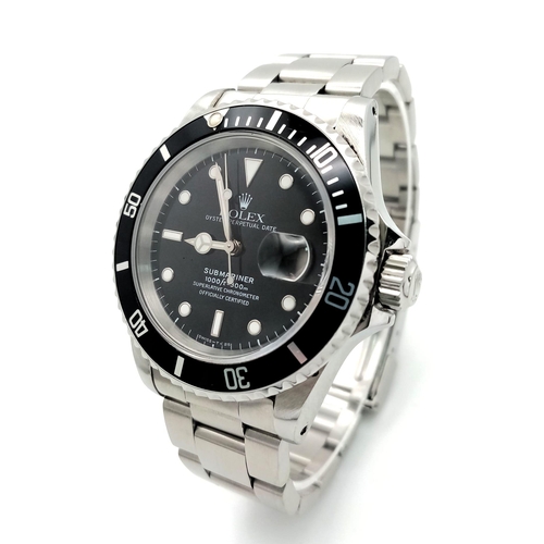 8 - A Rolex Oyster Submariner Gents Watch. Stainless steel bracelet and case - 40cm. Black dial with dat... 