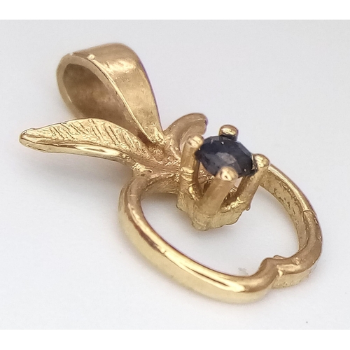 1151 - 9K YELLOW GOLD, STONE SET APPLE CHARM.
WEIGHS 0.5G AND MEASURES 1CM.

REF: SC 7081