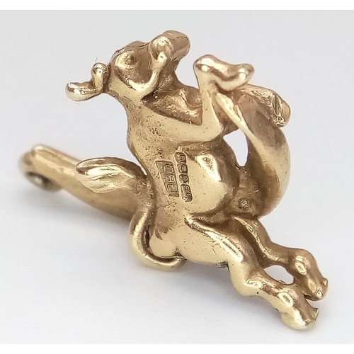 445 - 9K YELLOW GOLD, COW JUMPED OVER THE MOON CHARM. WEIGHS 3.8G AND MEASURES 2CM LONG.

REF: SC 7061