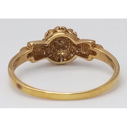 452 - 9K YELLOW GOLD, DIAMOND CLUSTER RING.
WEIGHS 3G AND SIZE X.

REF: SC 7063