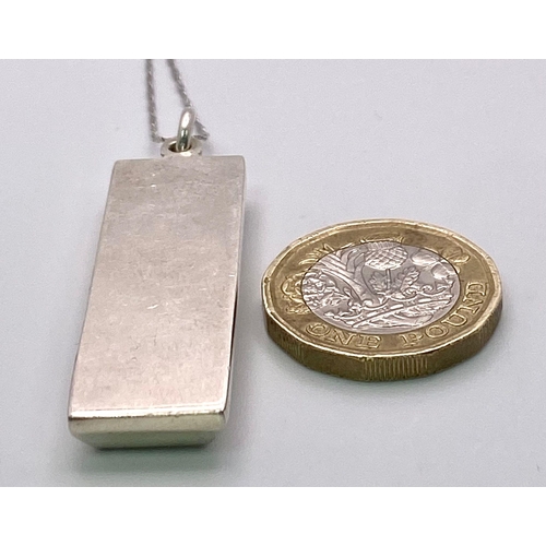 683 - A Vintage, Hallmarked 1977 Jubilee Silver Bark Pattern Ingot Pendant
Necklace. 45cm Sterling Silver ... 