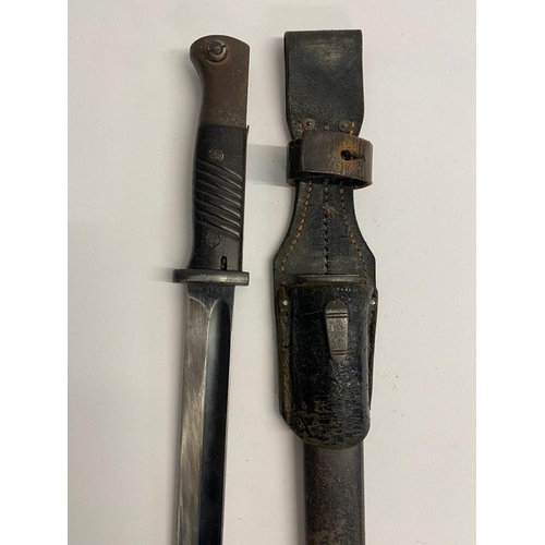 1480 - A WW2 German K98 Bayonet with Matching Scabbard - Both are marked with the serial number 5171. The b... 