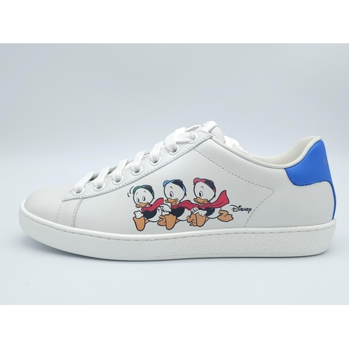 157 - Pair of Gucci Disney, HUEY DEWEY & LOUIE, Ace Sneakers.
Great pair of sneakers, size 35 Euro (UK 2/3... 