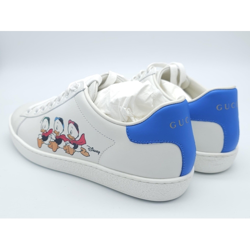 157 - Pair of Gucci Disney, HUEY DEWEY & LOUIE, Ace Sneakers.
Great pair of sneakers, size 35 Euro (UK 2/3... 