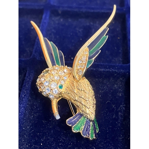 244 - Nice selection of VINTAGE BROOCHES to  include an Exceptional jewelled Butterfly Brooch. Please see ... 