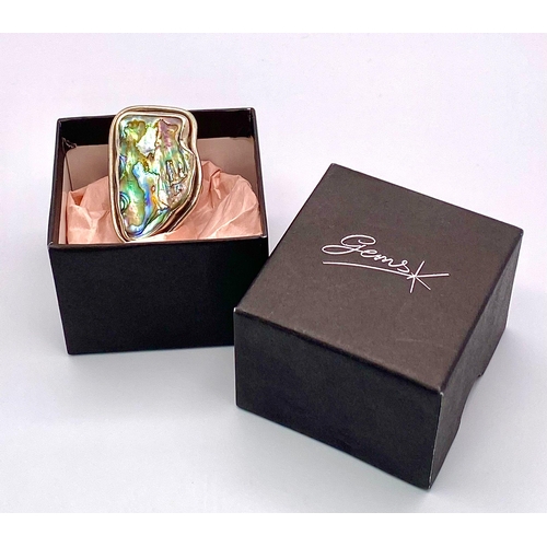 1003 - A Vintage Celtic Sterling Silver Modernist Design Abalone Set Ring Size Q.
Crown Measures 4cm Length... 