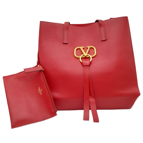 206 - A luxurious Valentino Garavani Red Leather Tote Bag.
Quality soft leather with ample space inside. T... 