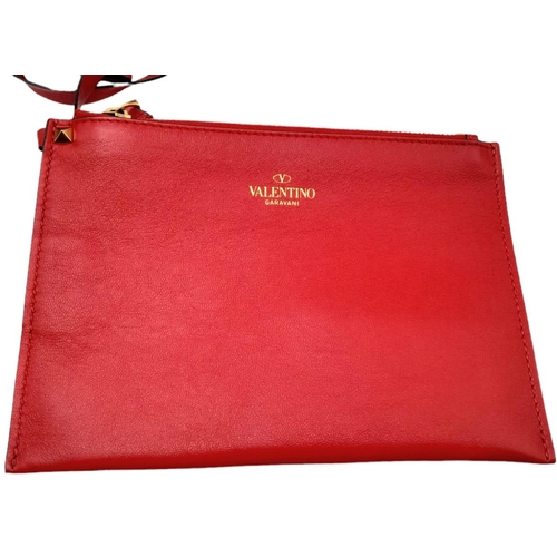 206 - A luxurious Valentino Garavani Red Leather Tote Bag.
Quality soft leather with ample space inside. T... 