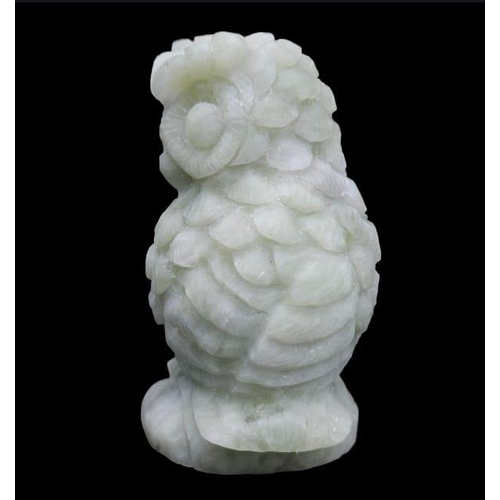 542 - A Hand-Carved Green and White Jade Owl Figurine. 9cm tall. 262g weight.