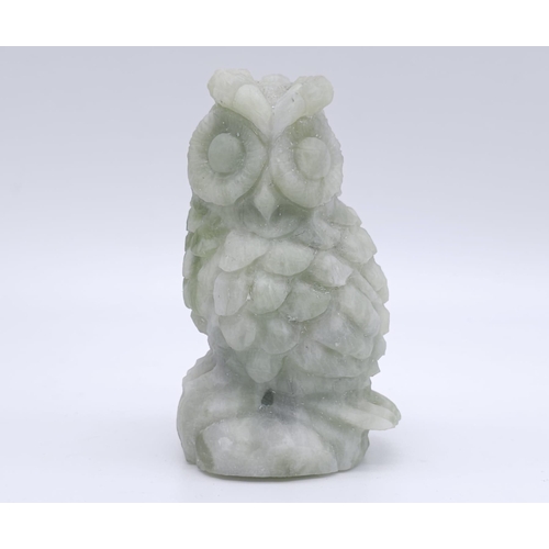 542 - A Hand-Carved Green and White Jade Owl Figurine. 9cm tall. 262g weight.