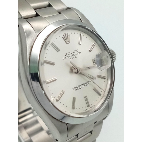 578 - A ROLEX OYSTER PERPETUAL DATE GENTS WATCH IN STAINLESS STEEL WITH SILVERTONE DIAL IN VERY GOOD CONDI... 