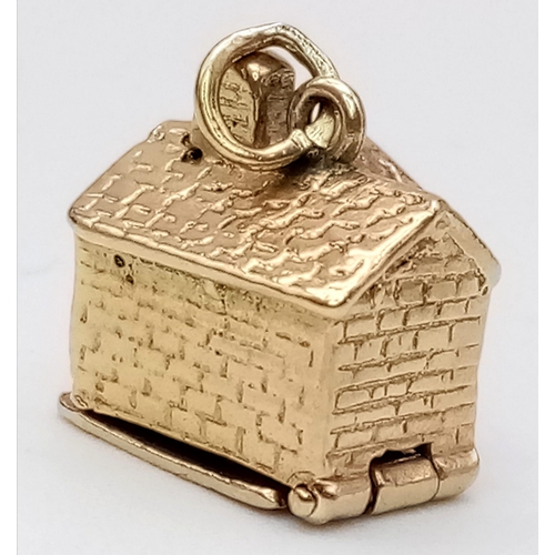 777 - 9k yellow gold opening house charm/pendant, 2.7g