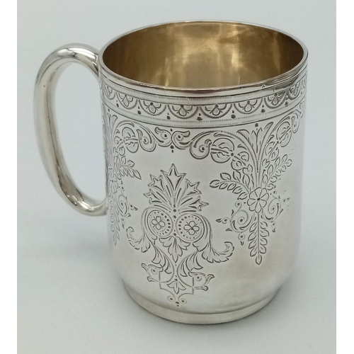 847 - A BEAUTIFULLY HAND ENGRAVED SOLID SILVER TANKARD DATED 1877 AND MADE IN LONDON BY EBINEZER COKER, IN... 